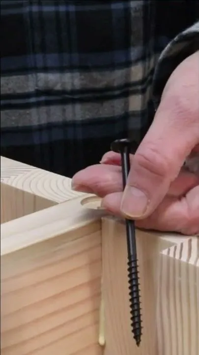 How to screw into end grain